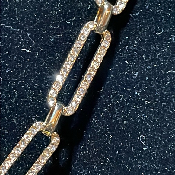 EUC LV 🔐 303 lock and key comes with a gold unbranded chain with crystals - Picture 6 of 11